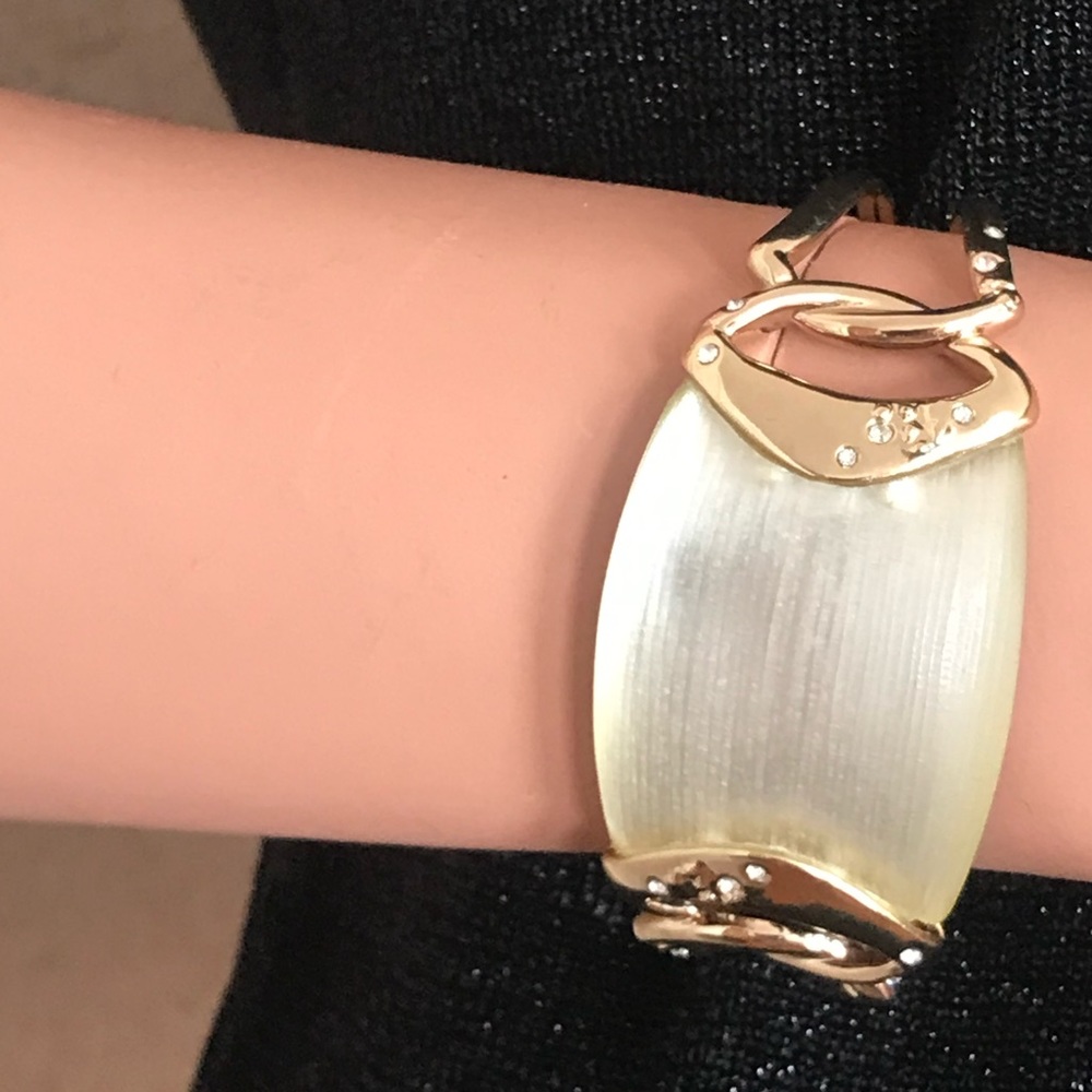 Alexis Bittar Gold and Cream Sculpted Link Bracelet